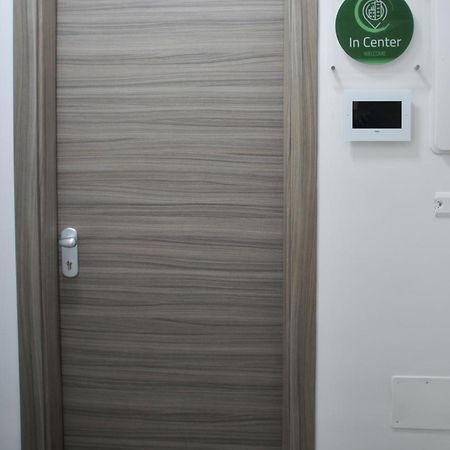 In Center Apartaments Salerno Exterior photo