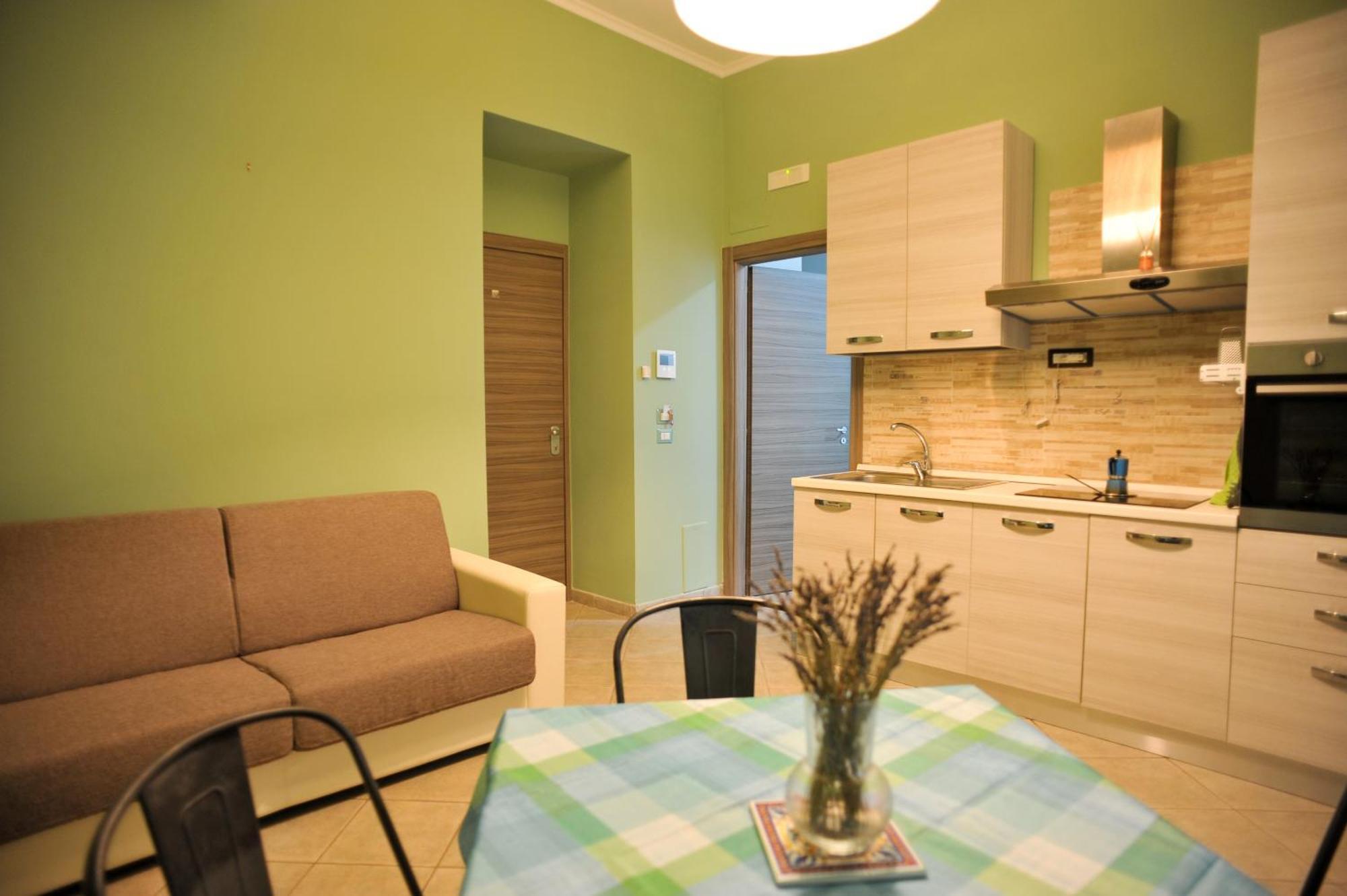 In Center Apartaments Salerno Exterior photo